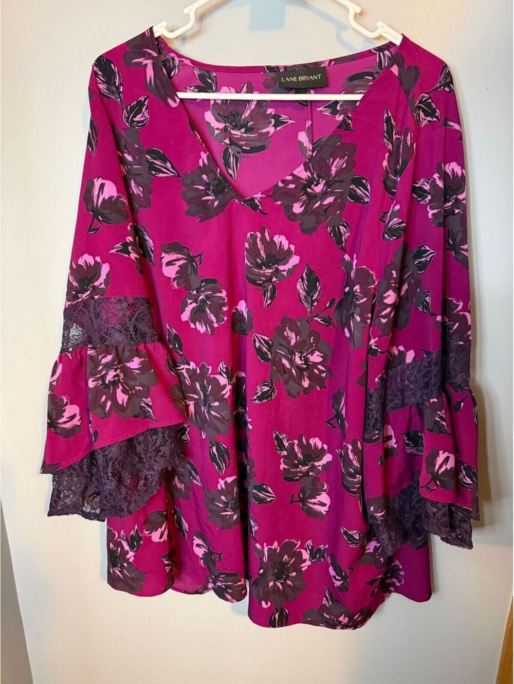 76. 3X Lane Bryant magenta floral blouse with lace bell sleeves PTP 28